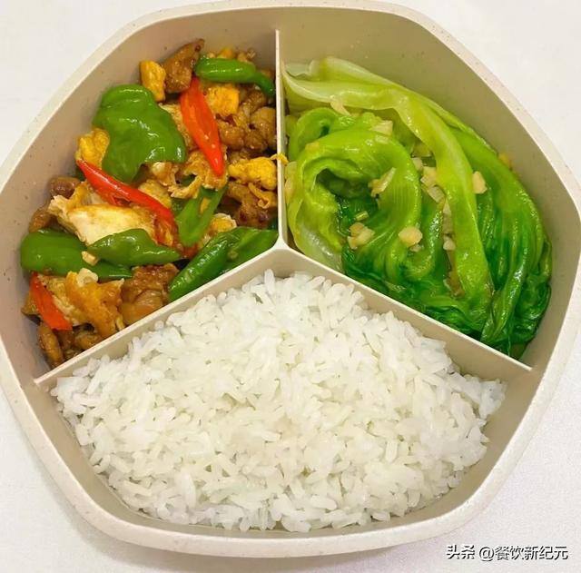 想上班挣钱的图片（湖南女子每天带饭上班，网友：赠人玫瑰，手有余香）