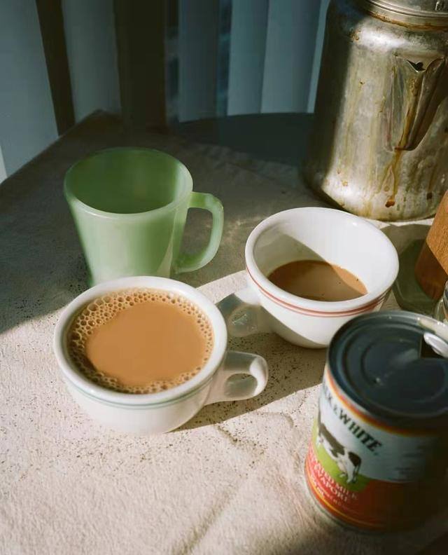 奶茶如何制作（港式丝袜奶茶的做法）