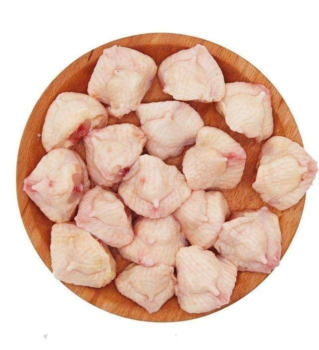 开家小吃店赚钱养娃[美食]（山东大叔摆摊卖鸡屁股，10年销售额上百亿）