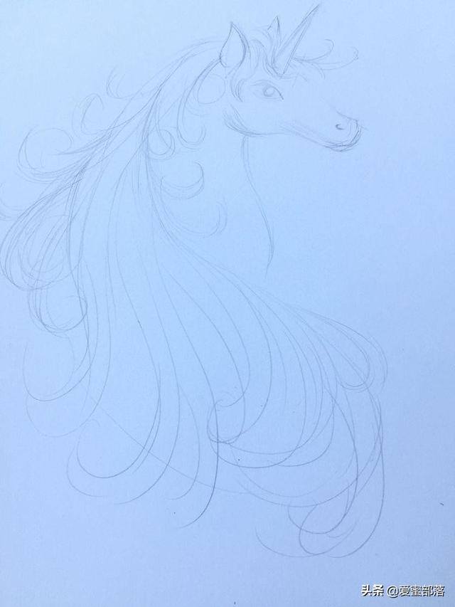 漂亮的独角兽怎么画（彩铅独角兽的绘画过程讲解）