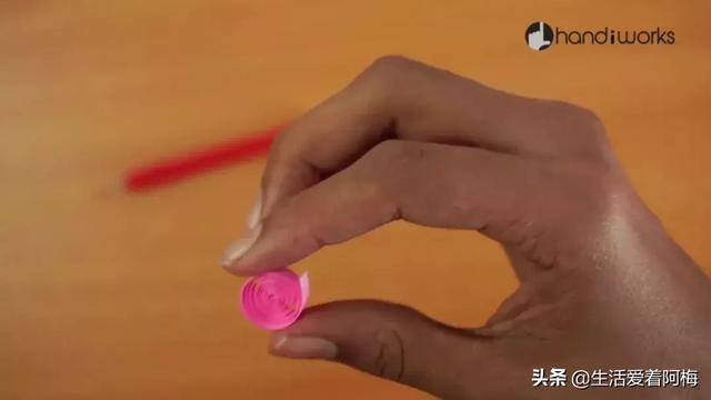 教师节手工贺卡怎么做（还在纠结贺卡怎么做？用丝带衍纸，就能轻松diy一份（附教程））