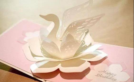 手工贺卡怎么做（diy了一朵花束藏在了贺卡里，打开一看）