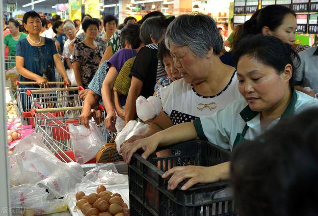怎么赚100万（顾客免费送一盒鸡蛋，年赚100万？）