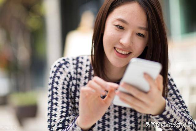 怎么搞两个微信（一部手机可以同时使用2个微信，不需要来回切换！）