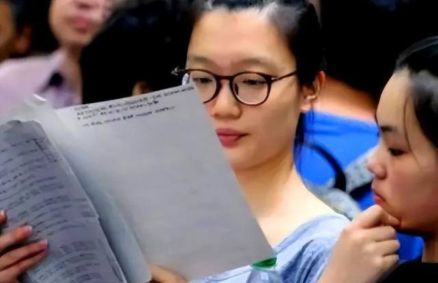 女生干什么工作好（后续选题，4个适合女生的高薪专业，毕业后喜欢就业）