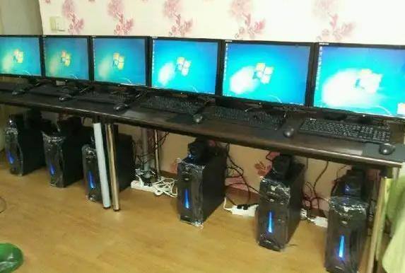 游戏工作室一个月能赚多少钱（在游戏里赚钱，是钱重要还是身体重要？）