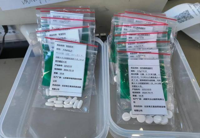 起床挣钱的图片（北京的外卖骑手）