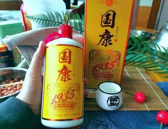 开烟酒超市赚钱吗（为什么烟酒店的老板越来越会赚钱？）