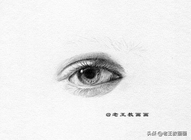 好看的眼睛怎么画（教你画一幅素描眼睛）