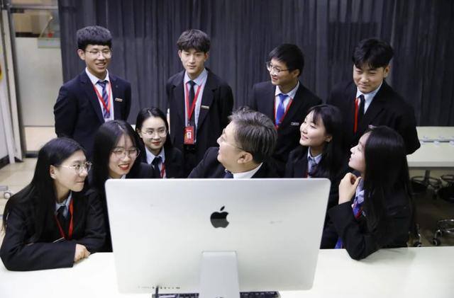 传媒工作都做些什么（八维传媒专业的优势）