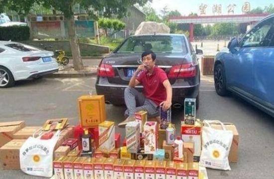 开烟酒超市赚钱吗（为什么烟酒店的老板越来越会赚钱？）