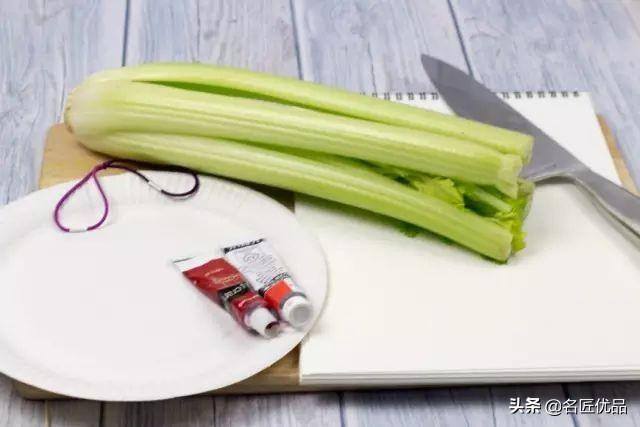 简单的绘画作品（手把手教你画彩虹，简单又有趣！）