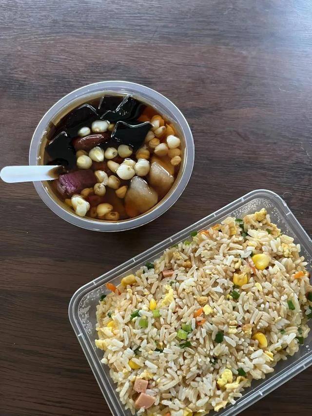 小学门口做什么生意最好（《水是多少回忆录》青春翻开呢，那些忘不了的味道）
