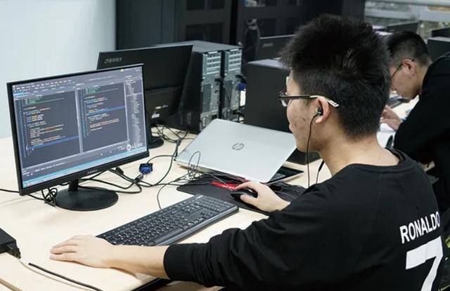 现在学什么专业最好（高考：这5个专业比较吃香，毕业后薪酬水平高，就业前景好）
