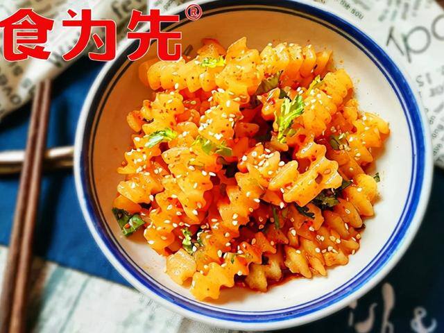 冬天摆摊卖什么小吃好卖又赚钱（适合冬天摆地摊的小吃有哪些？）