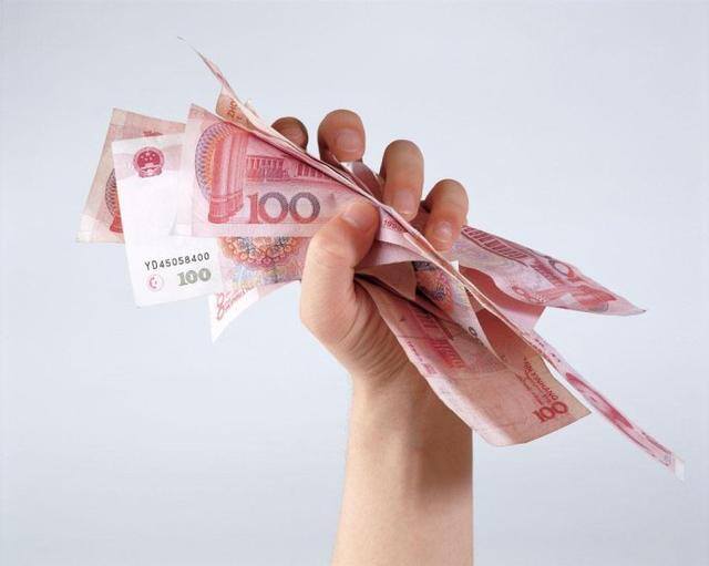 怎么赚外快（税后月收入5000元，放到10年前还可以，放到今天就显得一般了）