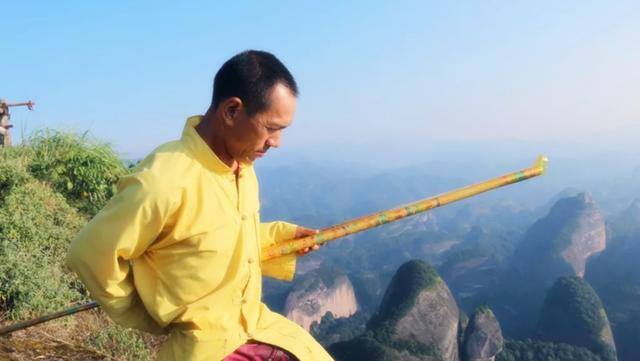 一天能赚2万的黑方法（武当山的龙头香）