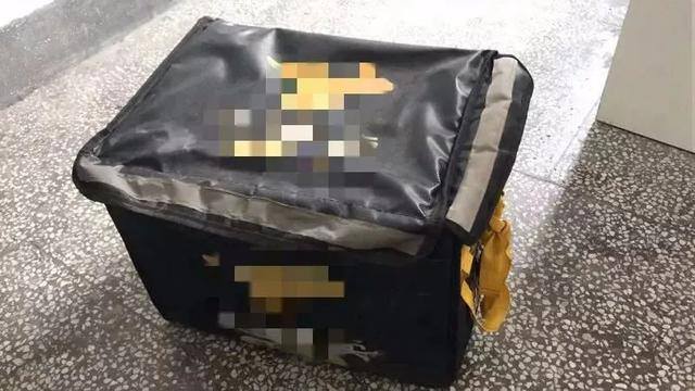 外卖小哥不送外卖的时候会干什么（偷电瓶的贼出新花样了！）