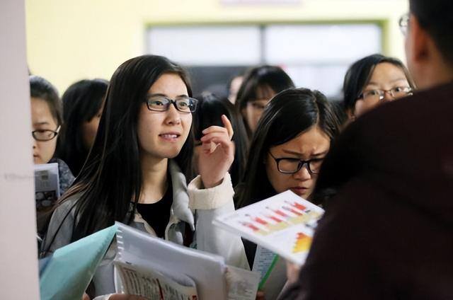 目前什么行业有前途（比铁饭碗还吃香的“高等院校”，从这所学校毕业的学生大部分了解）