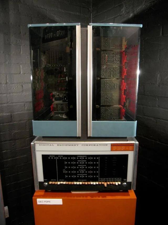 模拟游戏（电子游戏《登月模拟器》的发展历程）