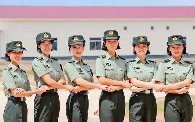 十年兵退伍能拿多少钱（兵役12年退伍，50万现金不香吗？）