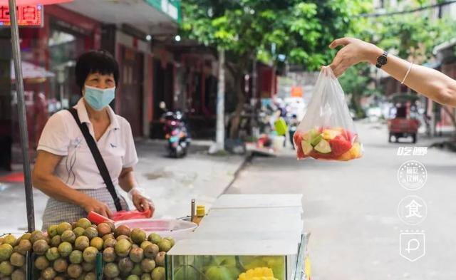 小学门口做什么生意最好（《水是多少回忆录》青春翻开呢，那些忘不了的味道）