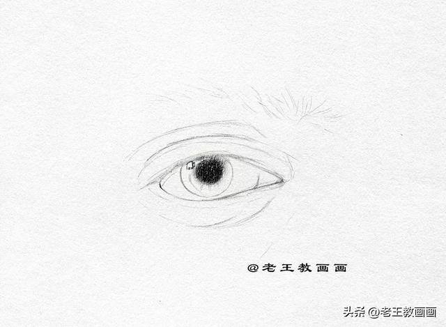 好看的眼睛怎么画（教你画一幅素描眼睛）