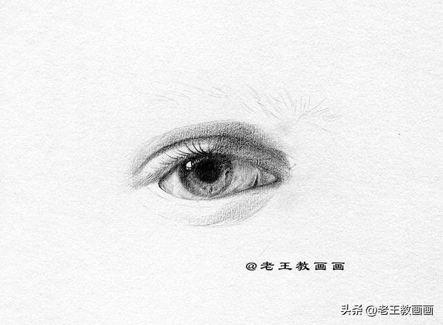 好看的眼睛怎么画（教你画一幅素描眼睛）