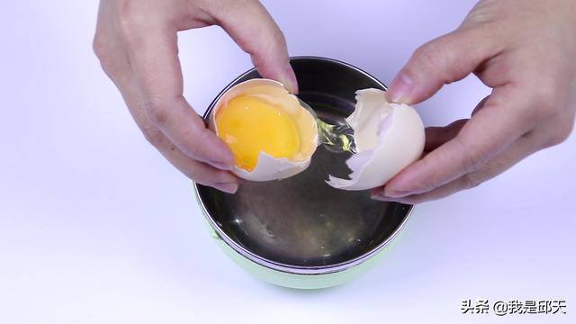 如何制作胶水（家里的胶水不用买了，教你一个小妙招，方法简单又实用）