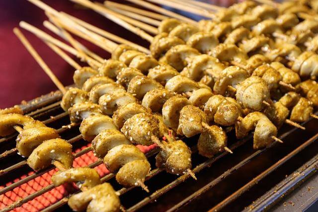 摆地摊做什么小吃好卖（煎饼果子、煎饼果子、煎饼果子、煎饼果子、煎饼果子、煎饼果子）