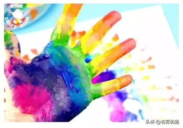 简单的绘画作品（手把手教你画彩虹，简单又有趣！）