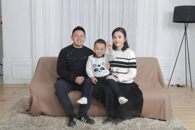 有老板投资养牛吗（东北最飒牧场主：举头天苍苍，低头撸小牛）