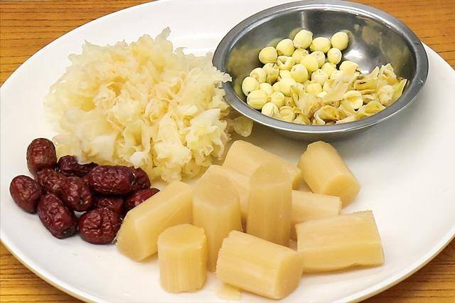 秋天必吃的特色美食（秋天吃什么最养生？）