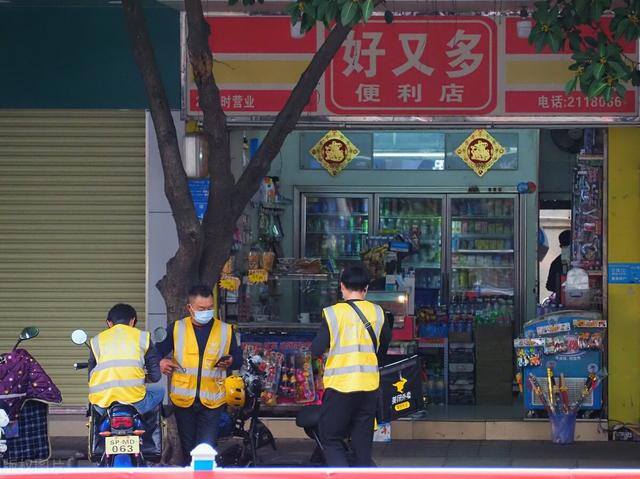 大学生在学校可以做什么赚钱（校园外卖配送，学生能做吗？）