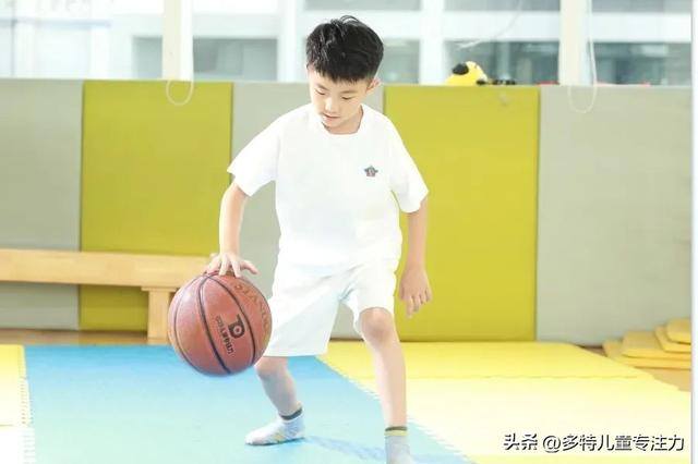 在家玩的游戏（8个提升孩子本体觉的小游戏）