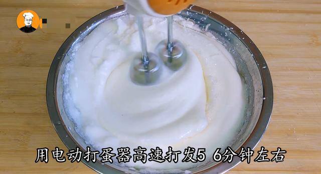 在家做蛋糕（戚风蛋糕这样做，又香又松软，好吃又实用）