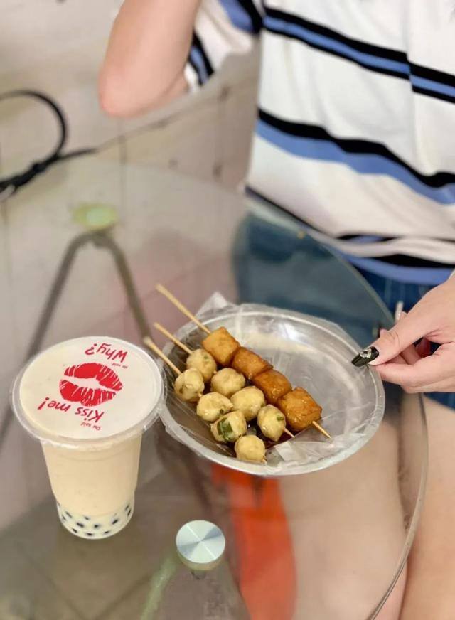 小学门口做什么生意最好（《水是多少回忆录》青春翻开呢，那些忘不了的味道）