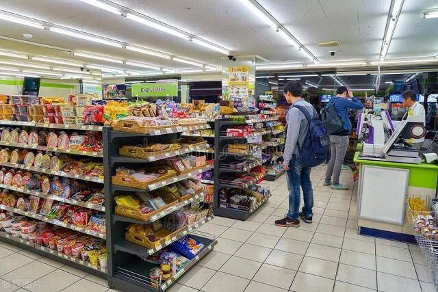 小区门口开什么店比较赚钱（为什么便利店生意这么好？）