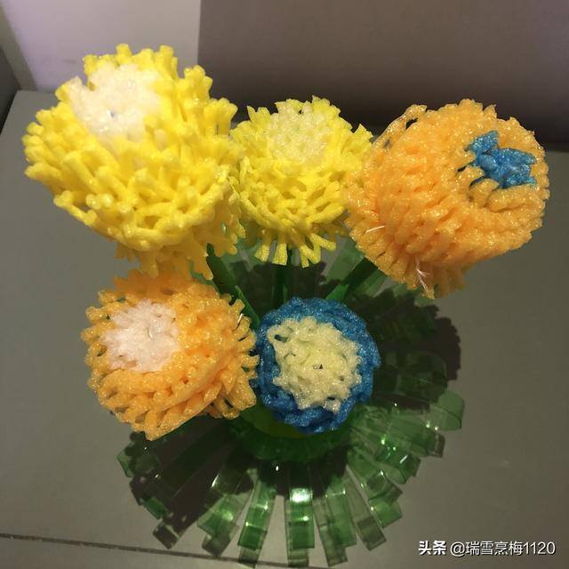 小制作手工小学生（沈阳市沈北新区新城子街第一小学举办“变废为宝创意无限”环保手工小制作比赛）