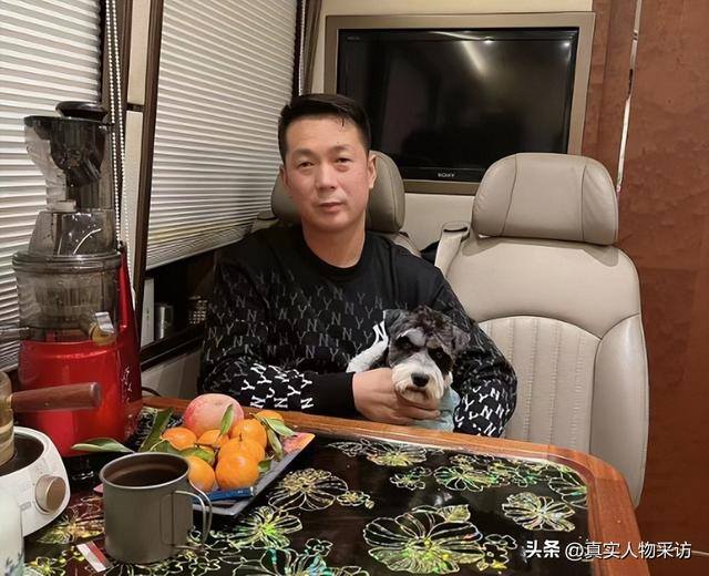 45岁的女人适合一人开什么店（我的房车人生）