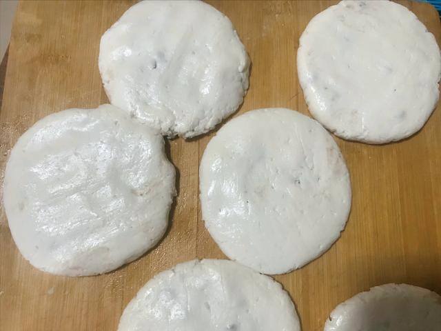 做小吃生意怎么起步（油炸糕的家常做法，简单易学，一学就会）