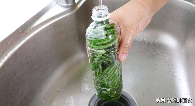 在家怎么制作酸豆角（超级简单的懒人酸豆角做法）