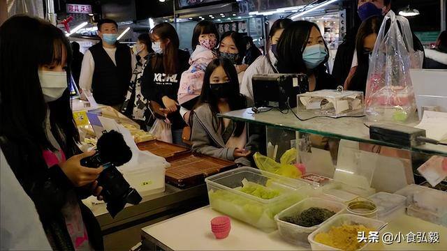 拿回家做的手工活大批（20岁美女继承爷爷衣钵，手工制作传统小吃，每晚流水近3000元）