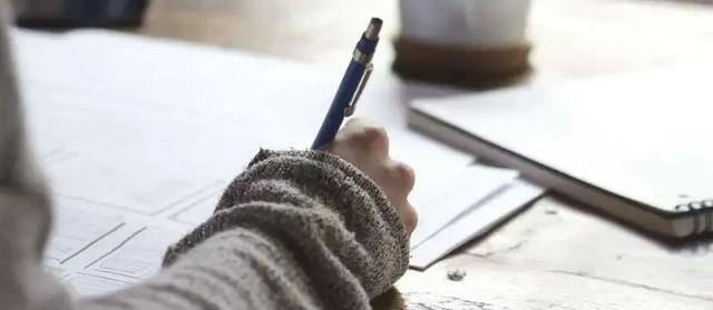 小红书发作品能赚钱吗（副业月入过万，随缘更新）