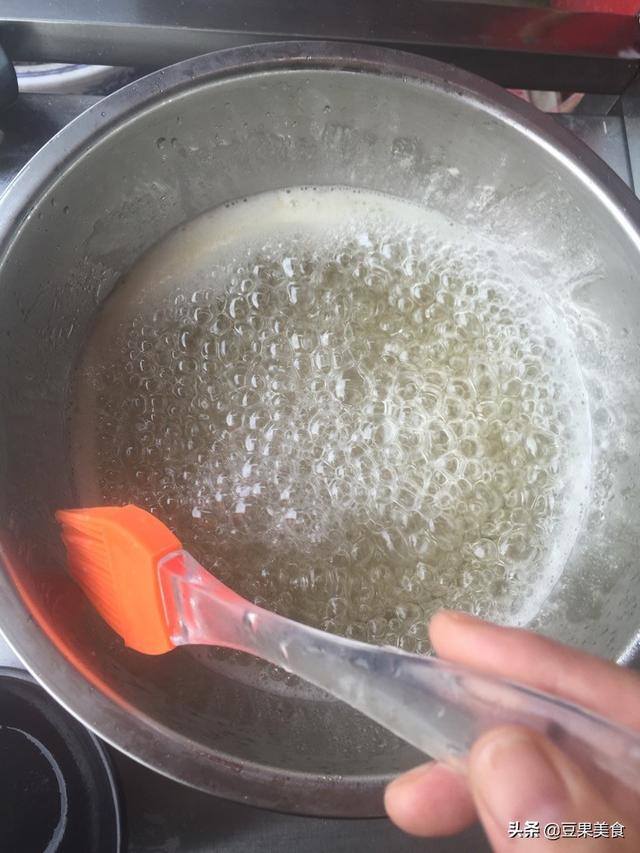 家里做月饼的简单步骤（五仁月饼的做法）