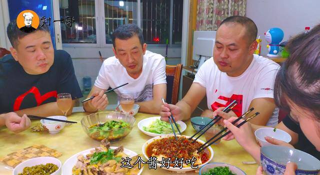 家庭自制好吃的辣椒酱（刘一手美食：万能辣椒酱做法）