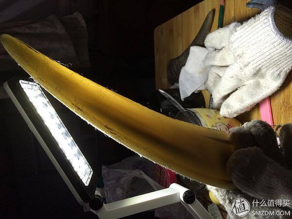 生日礼物怎么做手工（送妹纸特别的生日礼物：用刻刀工梳齿手工打造）