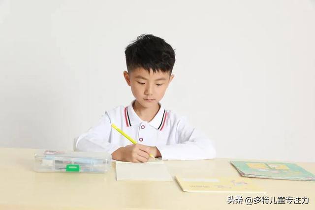 在家玩的游戏（8个提升孩子本体觉的小游戏）