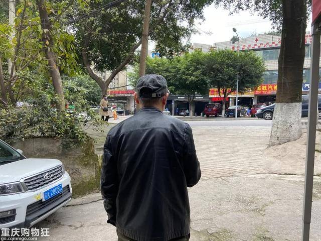 开出租车一个月可以挣多少钱（在重庆当出租车司机是怎样的体验？）