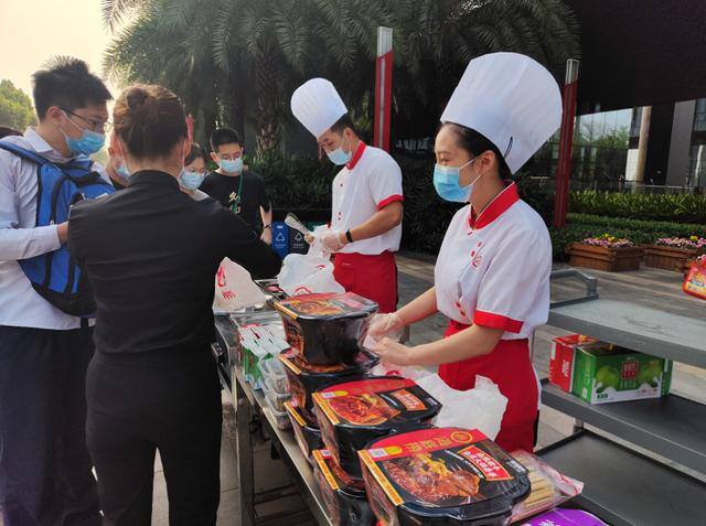 卖早餐赚钱吗（万亿市场难拿捏，早餐生意不简单）